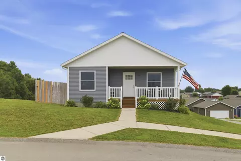 936 Sienna St, Traverse City, MI 49686