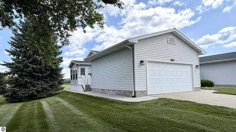 1001 Sweeney St, Mount Pleasant, MI 48858