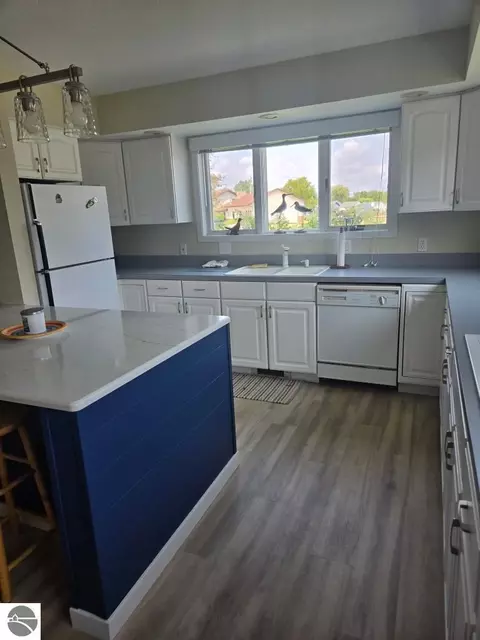 Kitchen - 3008 E Midshipman Dr, Au Gres, MI 48703 photo 3 of 8