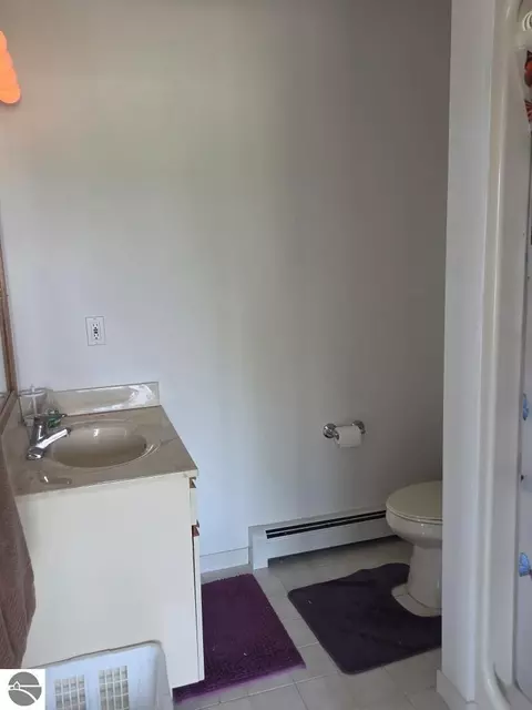 Bath - 3008 E Midshipman Dr, Au Gres, MI 48703 photo 8 of 9