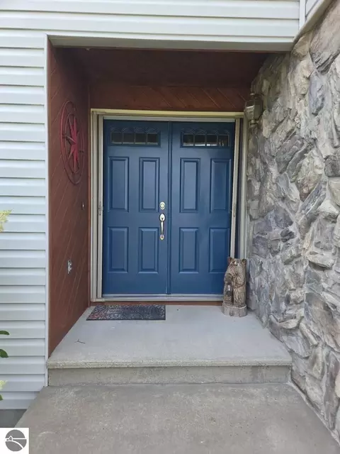 Entry Way - 3008 E Midshipman Dr, Au Gres, MI 48703 photo 1 of 4