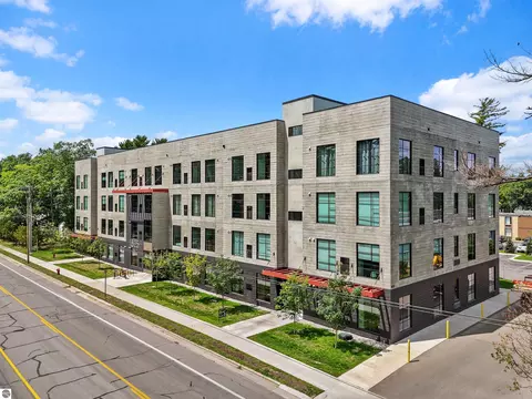 1825 Eighth St, Traverse City, MI 49686