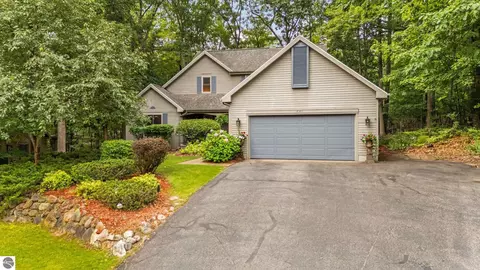 4301 Paper Birch Ln, Traverse City, MI 49696