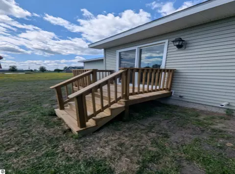 Exterior - 262 Stern Dr, Au Gres, MI 48703 photo 3 of 4