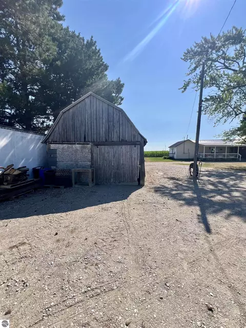 Exterior - 9026 E Harrison Rd, Wheeler, MI 48662 photo 2 of 3