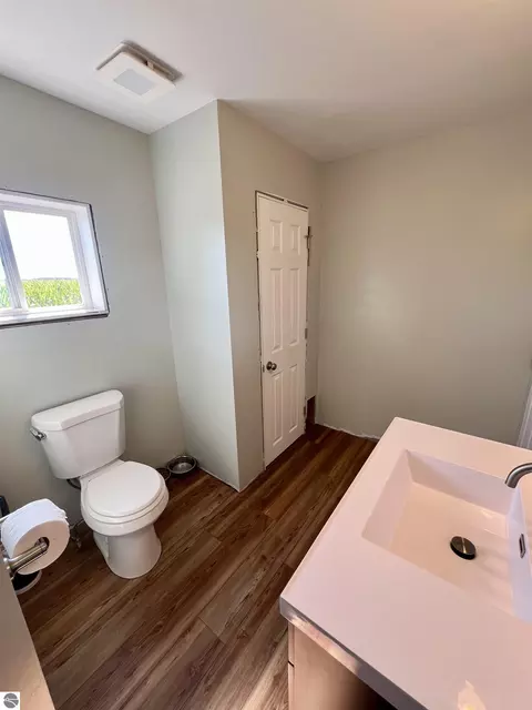 Bath - 9026 E Harrison Rd, Wheeler, MI 48662 photo 3 of 3