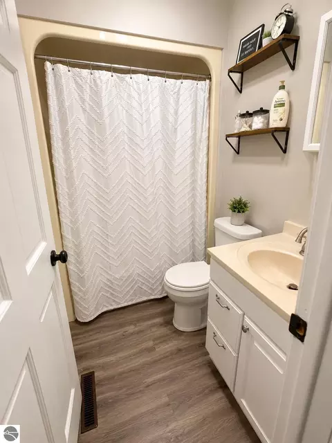 Bath - 5850 E Baseline Rd, Mount Pleasant, MI 48858 photo 1 of 2