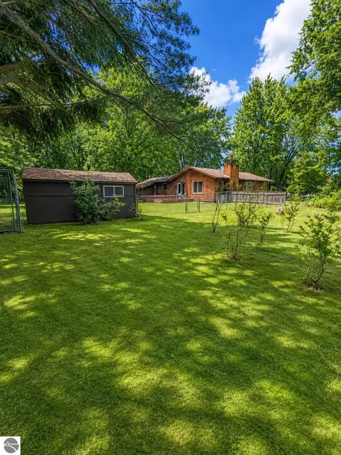 Exterior - 5850 E Baseline Rd, Mount Pleasant, MI 48858 photo 3 of 6