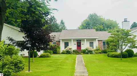 136 Mathison Rd, Traverse City, MI 49686