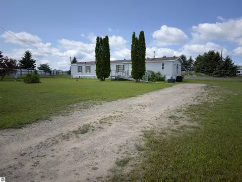 3205 Dobleski Rd, Elmira, MI 49730