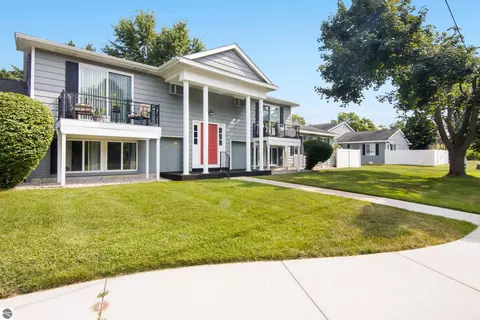 841 Fern St, Traverse City, MI 49686