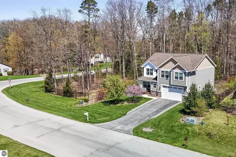 3176 Winchester Dr, Traverse City, MI 49686