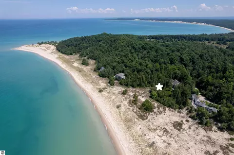 13515 N Cathead W, Northport, MI 49670