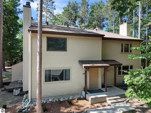 3955 Emily Ln, Traverse City, MI 49686
