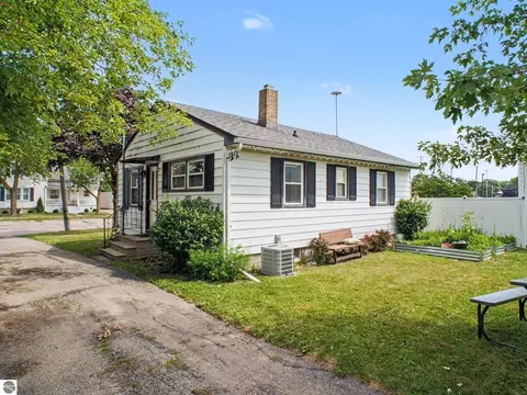 Exterior - 10705 E Second St, Fowler, MI 48835 photo 3 of 4