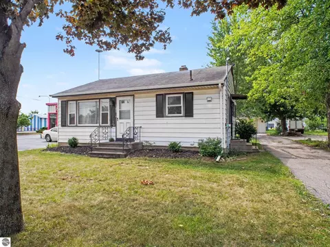 Exterior - 10705 E Second St, Fowler, MI 48835 photo 2 of 4
