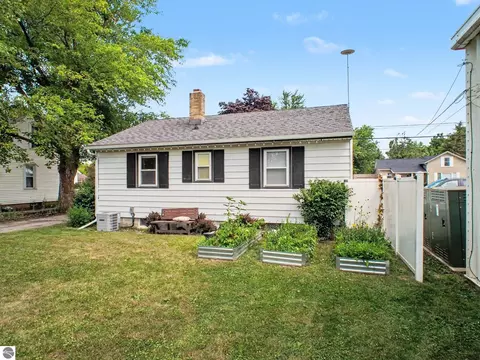 Exterior - 10705 E Second St, Fowler, MI 48835 photo 4 of 4
