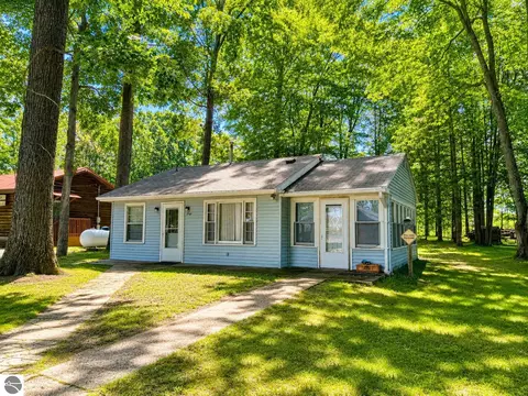 Exterior - 1949 Wolf Lake Dr, Baldwin, MI 49304 photo 5 of 5