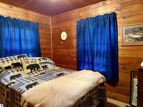 Bedroom - 1949 Wolf Lake Dr, Baldwin, MI 49304 photo 1 of 2