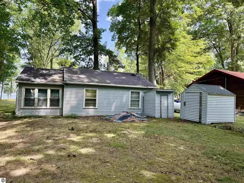 Exterior - 1949 Wolf Lake Dr, Baldwin, MI 49304 photo 2 of 5