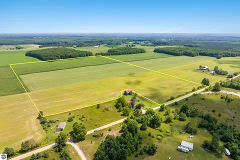 10347 Bogart Rd, Kingsley, MI 49649