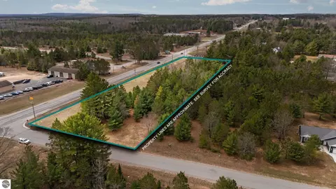 APT 33 Old Cabin Drive, Interlochen, MI 49634