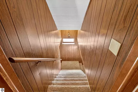 Entry Way - 1629 N Warner Rd, Sumner, MI 48889 photo 4 of 5