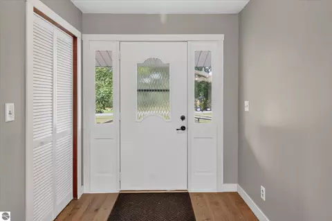 Entry Way - 1629 N Warner Rd, Sumner, MI 48889 photo 1 of 5