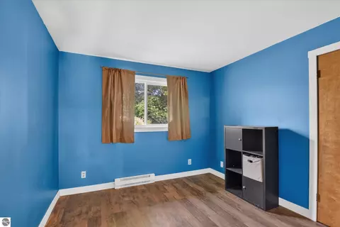 Bedroom - 1629 N Warner Rd, Sumner, MI 48889 photo 3 of 4