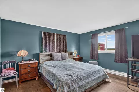 Bedroom - 1629 N Warner Rd, Sumner, MI 48889 photo 1 of 4