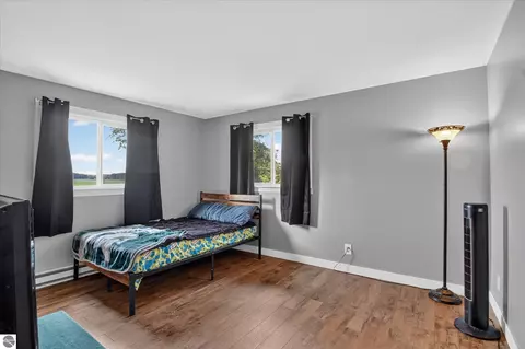 Bedroom - 1629 N Warner Rd, Sumner, MI 48889 photo 2 of 4