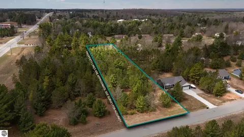 APT 31 Old Cabin Drive, Interlochen, MI 49634