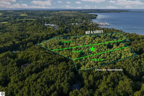 12 North Vincer Way, Northport, MI 49670