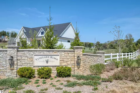 227 Vineyard Ridge Dr, Traverse City, MI 49686