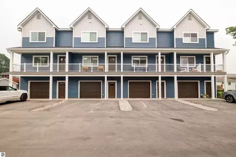 1026 Centre St, Traverse City, MI 49686