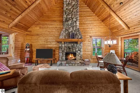 Living - 4864 S S Mnr, Cedar, MI 49621 photo 4 of 5