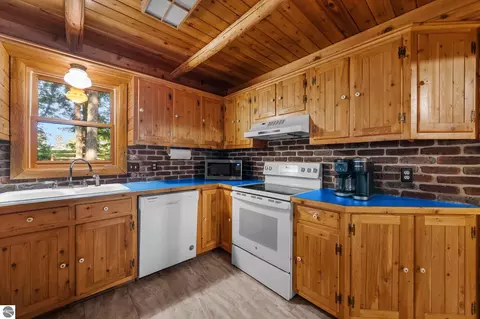 Kitchen - 4864 S S Mnr, Cedar, MI 49621 photo 3 of 5