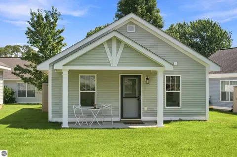 1088 Weathervane Pl, Traverse City, MI 49696
