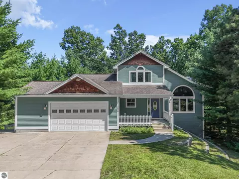 3490 Village Circle Dr, Traverse City, MI 49686
