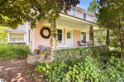 5360 Quarterline Rd, Kewadin, MI 49648