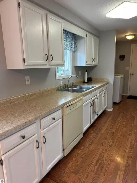 Kitchen - 436 N Chippewa, Shepherd, MI 48883 photo 3 of 3