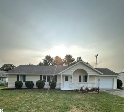 Exterior - 436 N Chippewa, Shepherd, MI 48883 photo 9 of 9