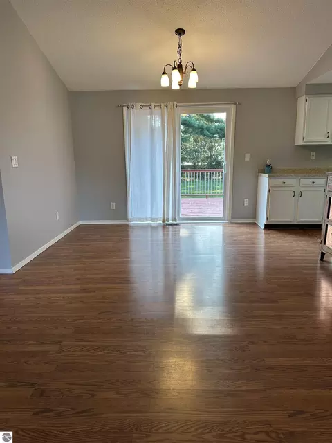 Dining - 436 N Chippewa, Shepherd, MI 48883 photo 1 of 1