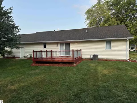 Exterior - 436 N Chippewa, Shepherd, MI 48883 photo 5 of 9