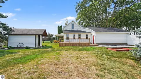 Exterior - 385 S Ely Hwy, Ithaca, MI 48847 photo 1 of 6