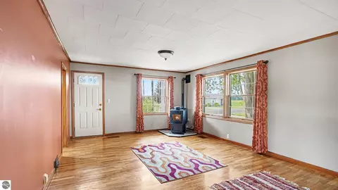 Living - 385 S Ely Hwy, Ithaca, MI 48847 photo 2 of 2