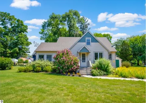 439 Plasman Ave, Holland, MI 49423
