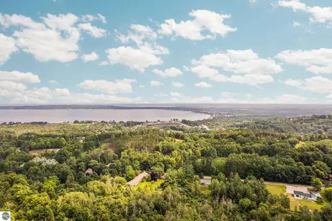 13596 S High Point Dr, Traverse City, MI 49684