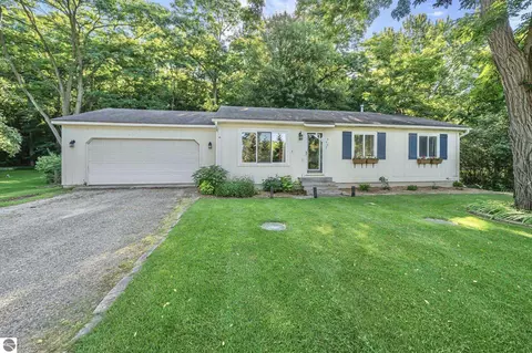 3902 Five Mile Rd, Traverse City, MI 49686