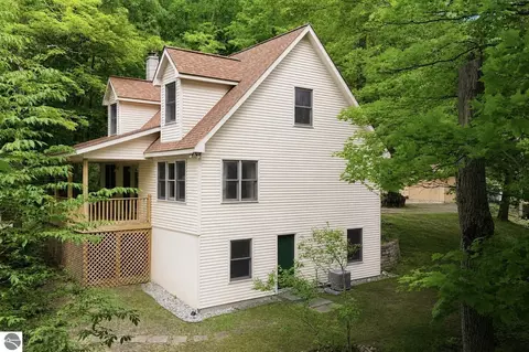 17806 N Sweet Lake Rd, Lake Ann, MI 49650